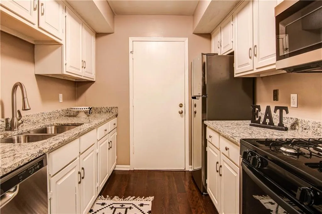6851 Roswell Road Unit N7, Atlanta, Georgia 30328, 1 Bedroom Bedrooms, ,1 BathroomBathrooms,Residential,Sold,6851 Roswell Road Unit N7,6013681