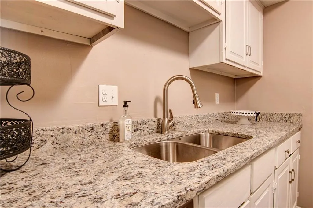 6851 Roswell Road Unit N7, Atlanta, Georgia 30328, 1 Bedroom Bedrooms, ,1 BathroomBathrooms,Residential,Sold,6851 Roswell Road Unit N7,6013681