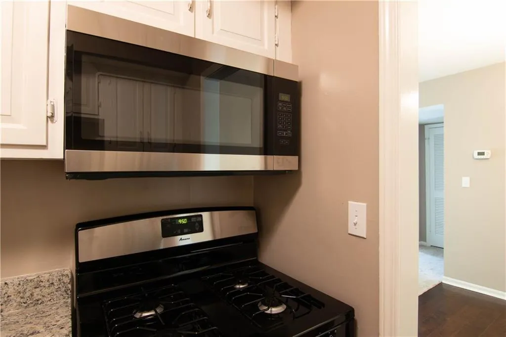 6851 Roswell Road Unit N7, Atlanta, Georgia 30328, 1 Bedroom Bedrooms, ,1 BathroomBathrooms,Residential,Sold,6851 Roswell Road Unit N7,6013681
