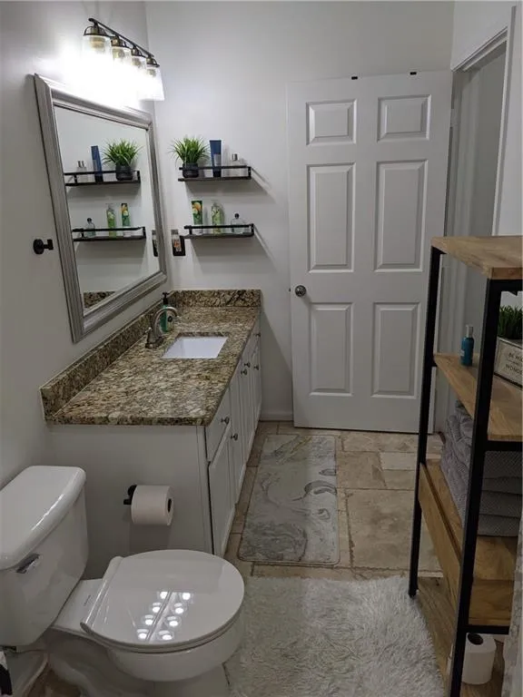 5641 Roswell Road Unit 108, Sandy Springs, Georgia 30342, 1 Bedroom Bedrooms, ,1 BathroomBathrooms,Residential,Sold,5641 Roswell Road Unit 108,6902257