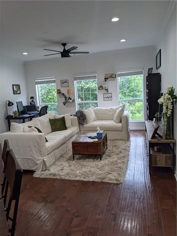 5641 Roswell Road Unit 108, Sandy Springs, Georgia 30342, 1 Bedroom Bedrooms, ,1 BathroomBathrooms,Residential,Sold,5641 Roswell Road Unit 108,6902257