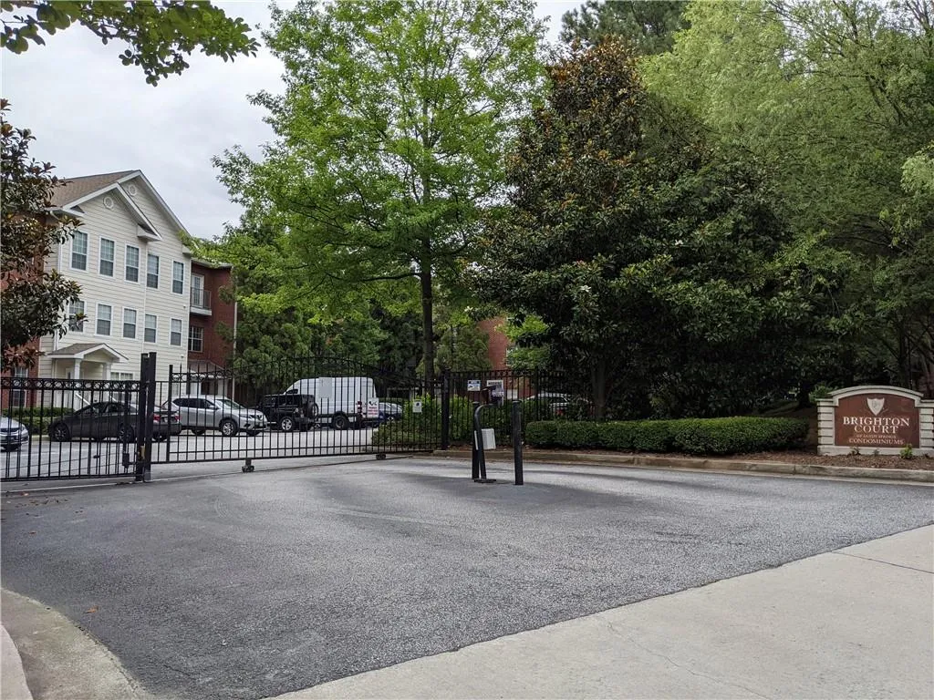 5641 Roswell Road Unit 108, Sandy Springs, Georgia 30342, 1 Bedroom Bedrooms, ,1 BathroomBathrooms,Residential,Sold,5641 Roswell Road Unit 108,6902257