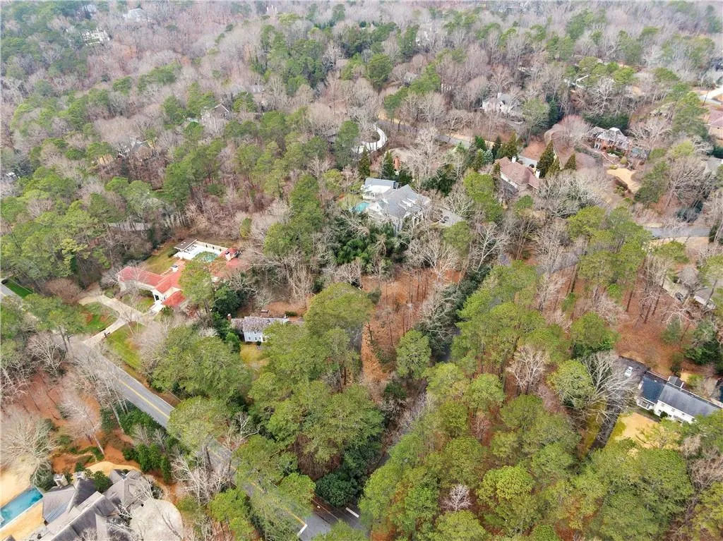 999 Crest Valley Drive, Sandy Springs, Georgia 30327, 4 Bedrooms Bedrooms, ,4 BathroomsBathrooms,Residential,Sold,999 Crest Valley Drive,7169501