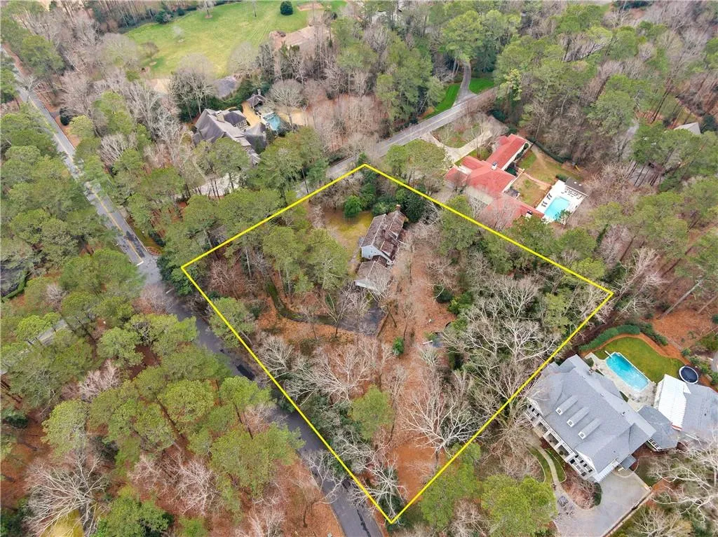 999 Crest Valley Drive, Sandy Springs, Georgia 30327, 4 Bedrooms Bedrooms, ,4 BathroomsBathrooms,Residential,Sold,999 Crest Valley Drive,7169501