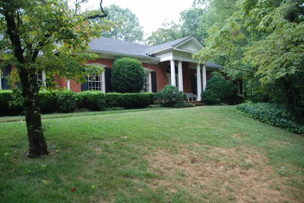 3526 Knollwood Drive, Atlanta, Georgia 30305, 4 Bedrooms Bedrooms, ,5 BathroomsBathrooms,Residential,Sold,3526 Knollwood Drive,5573037