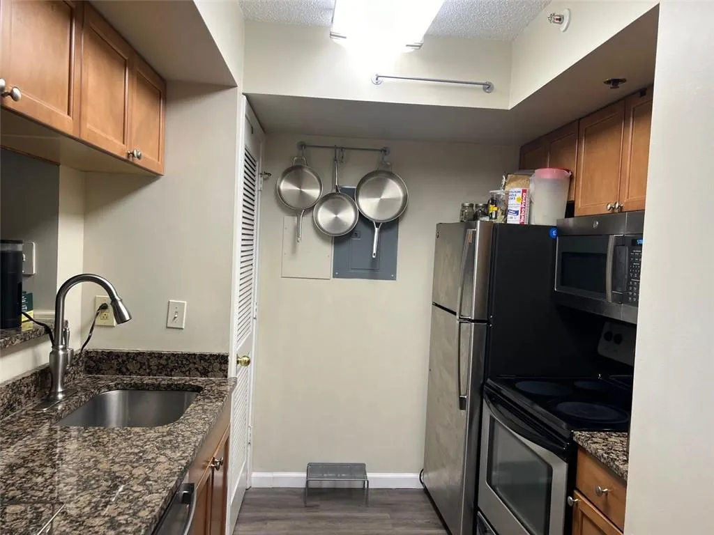 795 Hammond Drive Unit 1605, Sandy Springs, Georgia 30328, 1 Bedroom Bedrooms, ,1 BathroomBathrooms,Residential,Sold,795 Hammond Drive Unit 1605,7486249