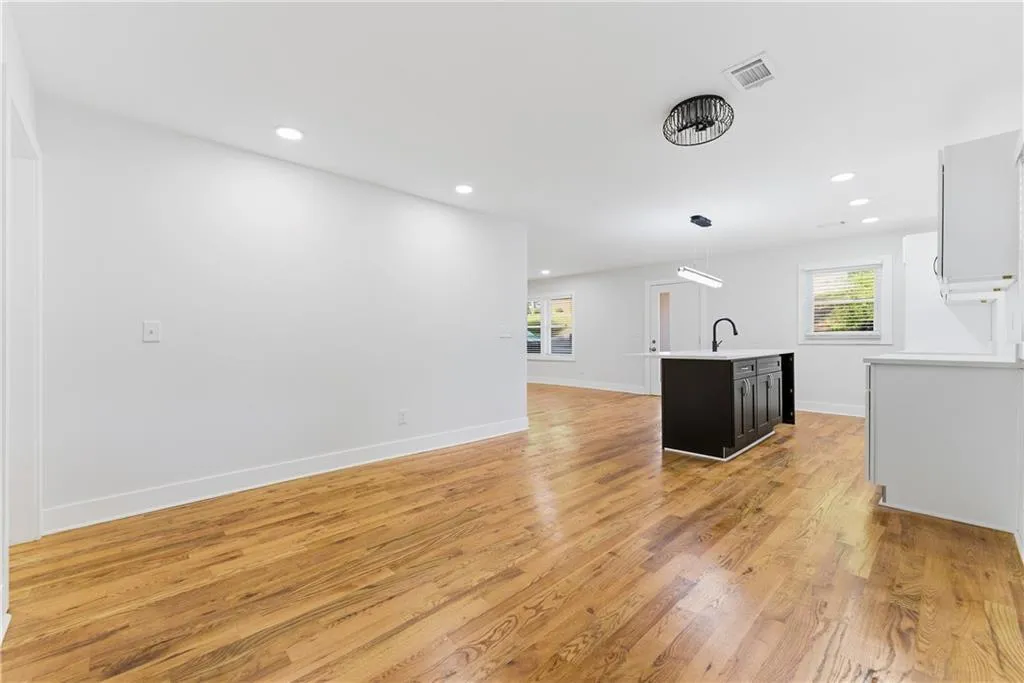 921 Hall Street, Atlanta, Georgia 30318, 0 ,Residential Income,For Sale,921 Hall Street,7762734