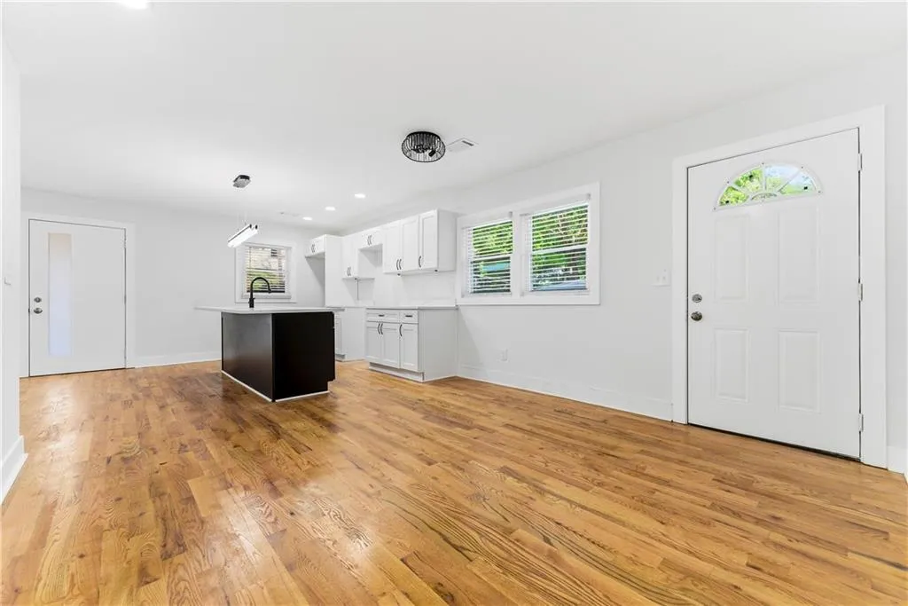 921 Hall Street, Atlanta, Georgia 30318, 0 ,Residential Income,For Sale,921 Hall Street,7762734