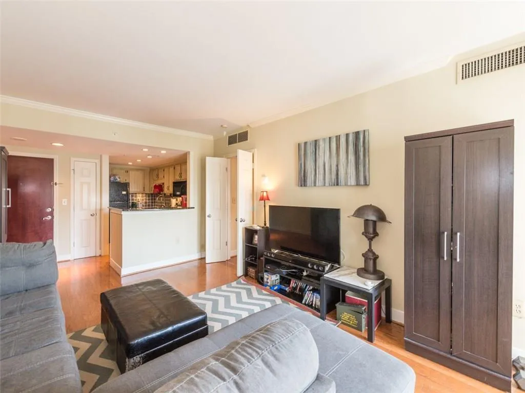 199 14th Street Ne Unit 2107, Atlanta, Georgia 30309, 1 Bedroom Bedrooms, ,1 BathroomBathrooms,Residential,Sold,199 14th Street Ne Unit 2107,6010836