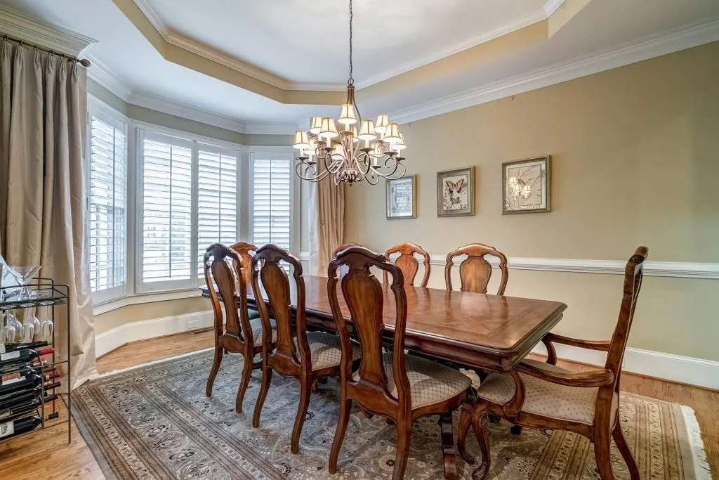 284 Forest Valley Court, Atlanta, Georgia 30342, 5 Bedrooms Bedrooms, ,5 BathroomsBathrooms,Residential,Sold,284 Forest Valley Court,6726834