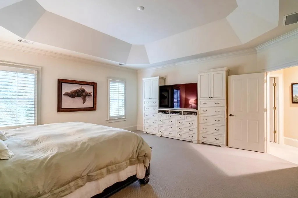 284 Forest Valley Court, Atlanta, Georgia 30342, 5 Bedrooms Bedrooms, ,5 BathroomsBathrooms,Residential,Sold,284 Forest Valley Court,6726834