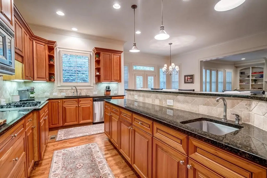 284 Forest Valley Court, Atlanta, Georgia 30342, 5 Bedrooms Bedrooms, ,5 BathroomsBathrooms,Residential,Sold,284 Forest Valley Court,6726834