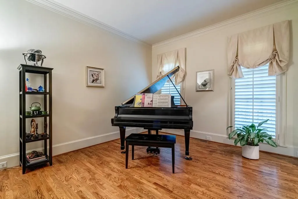 284 Forest Valley Court, Atlanta, Georgia 30342, 5 Bedrooms Bedrooms, ,5 BathroomsBathrooms,Residential,Sold,284 Forest Valley Court,6726834