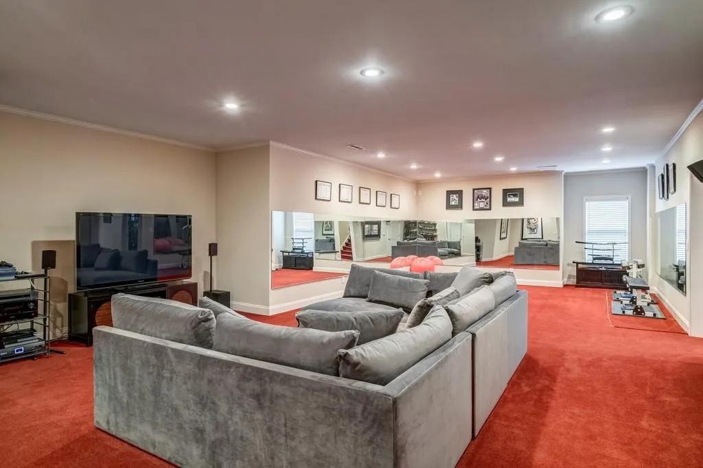 284 Forest Valley Court, Atlanta, Georgia 30342, 5 Bedrooms Bedrooms, ,5 BathroomsBathrooms,Residential,Sold,284 Forest Valley Court,6726834