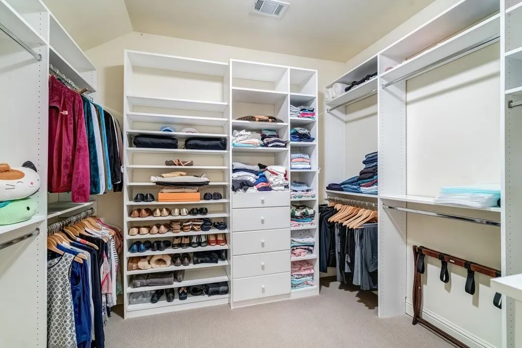 284 Forest Valley Court, Atlanta, Georgia 30342, 5 Bedrooms Bedrooms, ,5 BathroomsBathrooms,Residential,Sold,284 Forest Valley Court,6726834