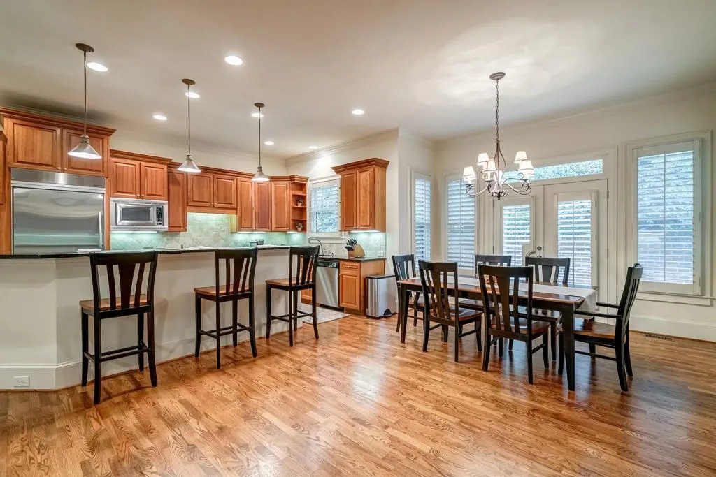 284 Forest Valley Court, Atlanta, Georgia 30342, 5 Bedrooms Bedrooms, ,5 BathroomsBathrooms,Residential,Sold,284 Forest Valley Court,6726834