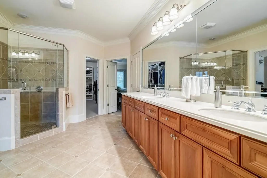 284 Forest Valley Court, Atlanta, Georgia 30342, 5 Bedrooms Bedrooms, ,5 BathroomsBathrooms,Residential,Sold,284 Forest Valley Court,6726834