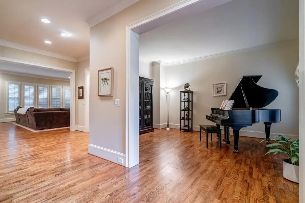 284 Forest Valley Court, Atlanta, Georgia 30342, 5 Bedrooms Bedrooms, ,5 BathroomsBathrooms,Residential,Sold,284 Forest Valley Court,6726834