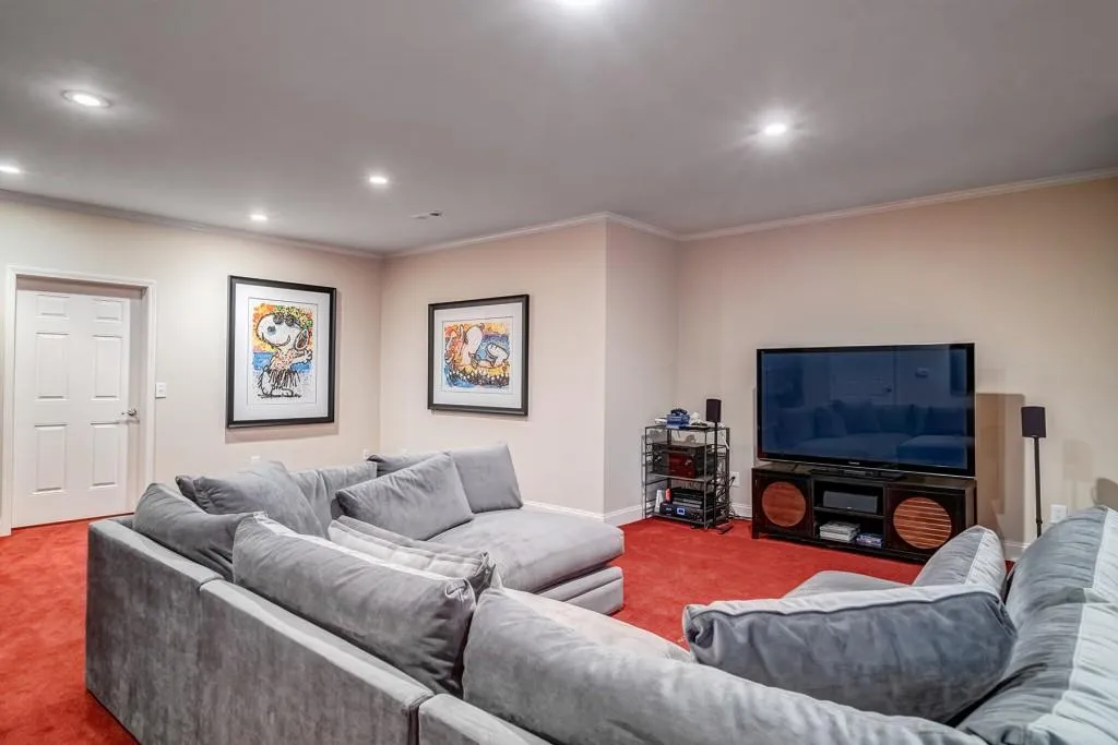 284 Forest Valley Court, Atlanta, Georgia 30342, 5 Bedrooms Bedrooms, ,5 BathroomsBathrooms,Residential,Sold,284 Forest Valley Court,6726834