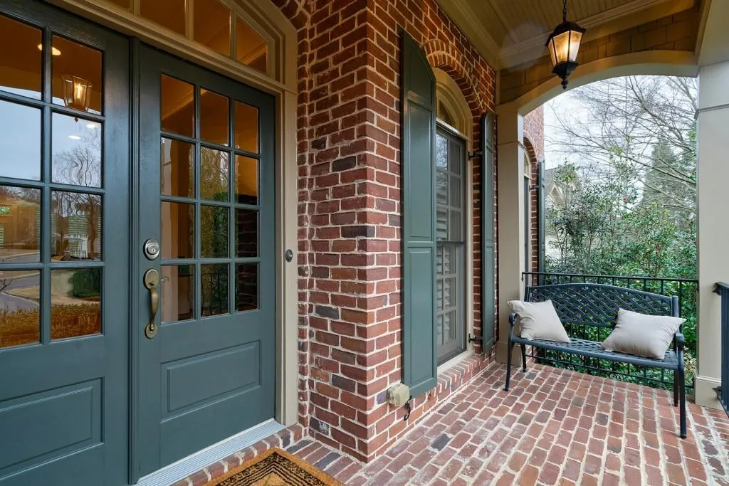 284 Forest Valley Court, Atlanta, Georgia 30342, 5 Bedrooms Bedrooms, ,5 BathroomsBathrooms,Residential,Sold,284 Forest Valley Court,6726834