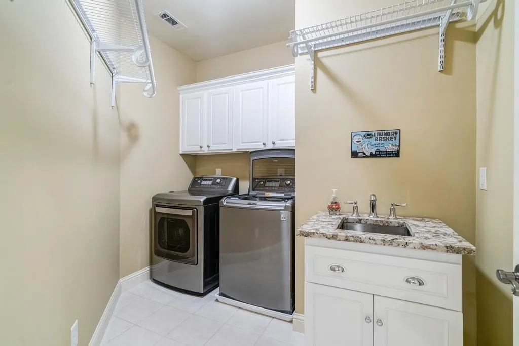 284 Forest Valley Court, Atlanta, Georgia 30342, 5 Bedrooms Bedrooms, ,5 BathroomsBathrooms,Residential,Sold,284 Forest Valley Court,6726834