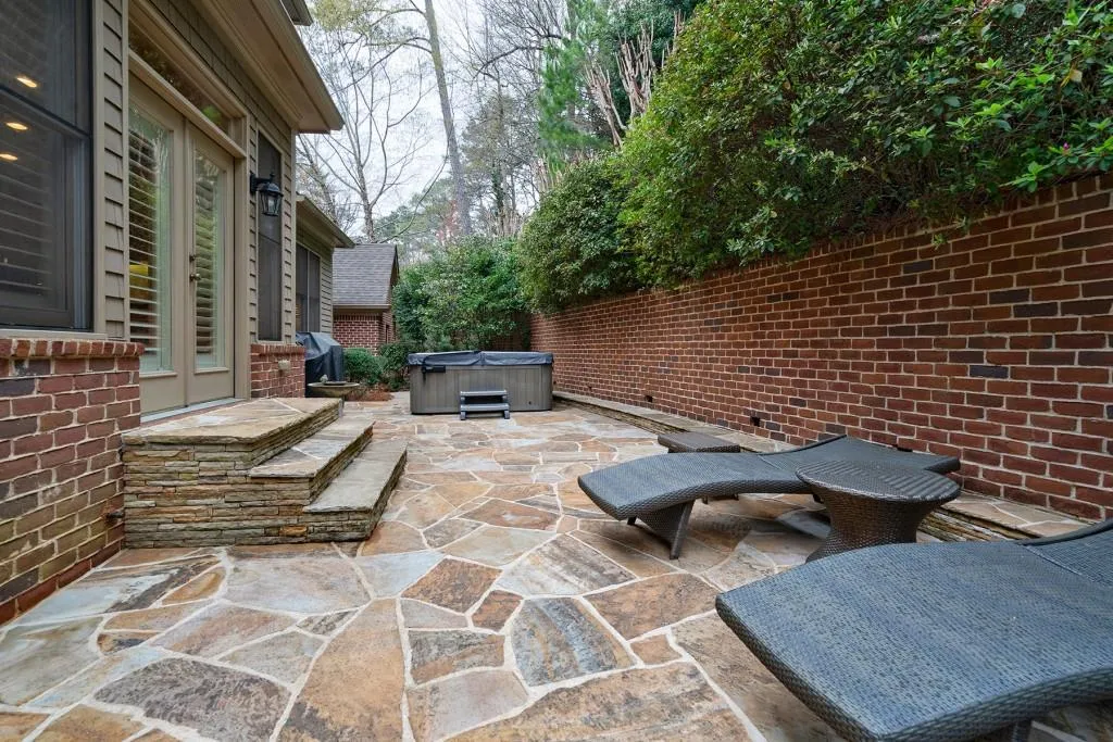 284 Forest Valley Court, Atlanta, Georgia 30342, 5 Bedrooms Bedrooms, ,5 BathroomsBathrooms,Residential,Sold,284 Forest Valley Court,6726834