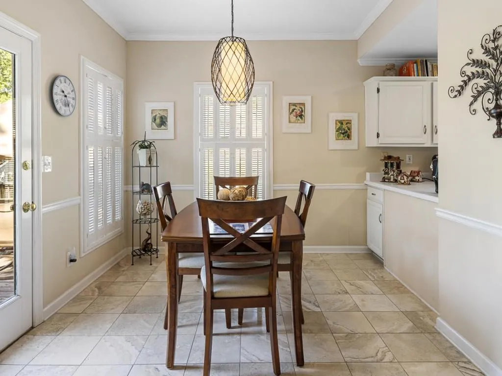 24 Vernon Glen Court, Atlanta, Georgia 30338, 3 Bedrooms Bedrooms, ,2 BathroomsBathrooms,Residential,Sold,24 Vernon Glen Court,7071335