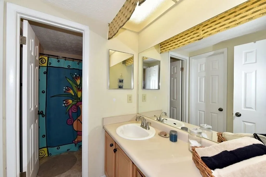 5137 Roswell Road Unit 1, Sandy Springs, Georgia 30342, 2 Bedrooms Bedrooms, ,2 BathroomsBathrooms,Residential,Sold,5137 Roswell Road Unit 1,5962914