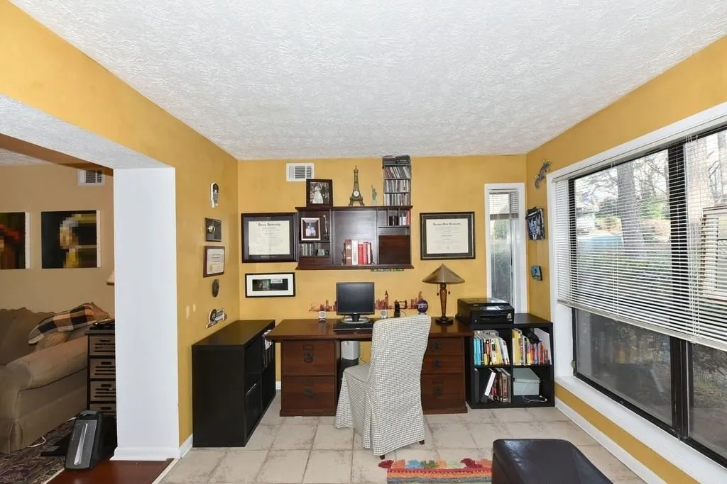 5137 Roswell Road Unit 1, Sandy Springs, Georgia 30342, 2 Bedrooms Bedrooms, ,2 BathroomsBathrooms,Residential,Sold,5137 Roswell Road Unit 1,5962914