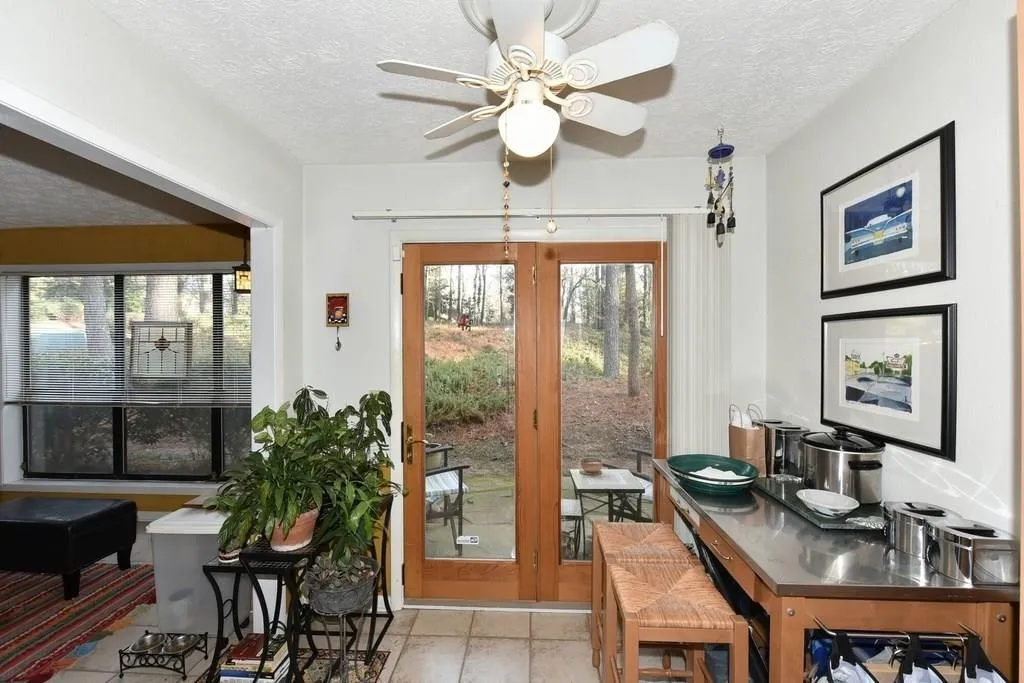 5137 Roswell Road Unit 1, Sandy Springs, Georgia 30342, 2 Bedrooms Bedrooms, ,2 BathroomsBathrooms,Residential,Sold,5137 Roswell Road Unit 1,5962914