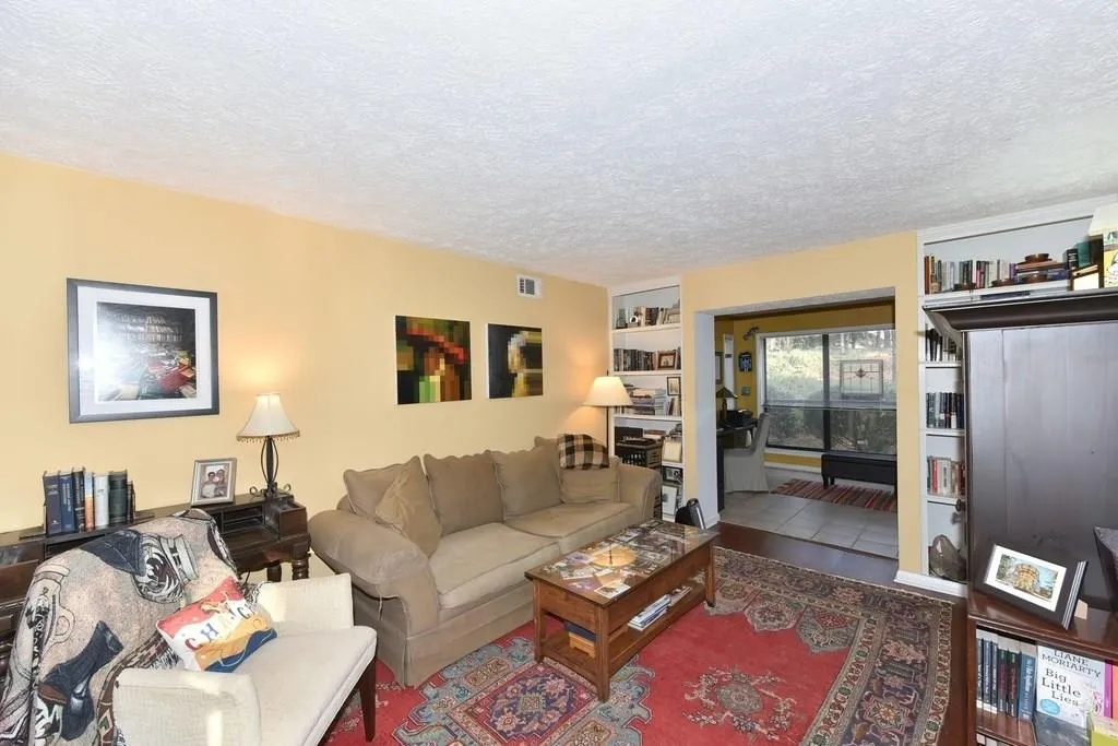 5137 Roswell Road Unit 1, Sandy Springs, Georgia 30342, 2 Bedrooms Bedrooms, ,2 BathroomsBathrooms,Residential,Sold,5137 Roswell Road Unit 1,5962914