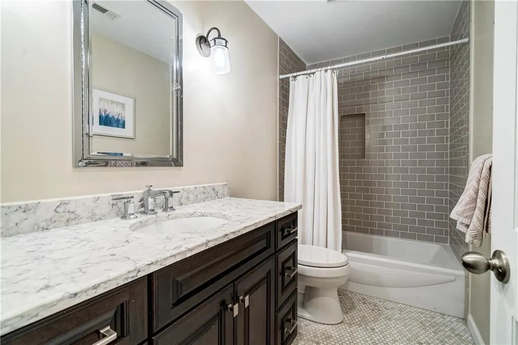250 Forrest Lake Drive, Atlanta, Georgia 30327, 3 Bedrooms Bedrooms, ,2 BathroomsBathrooms,Residential,Sold,250 Forrest Lake Drive,6704445