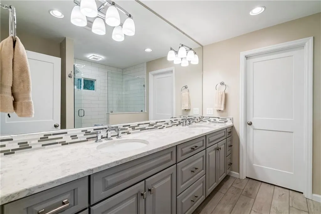 250 Forrest Lake Drive, Atlanta, Georgia 30327, 3 Bedrooms Bedrooms, ,2 BathroomsBathrooms,Residential,Sold,250 Forrest Lake Drive,6704445