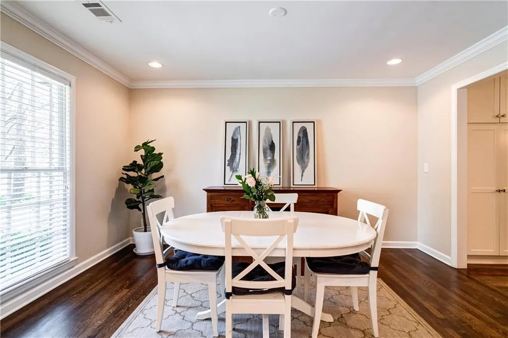 250 Forrest Lake Drive, Atlanta, Georgia 30327, 3 Bedrooms Bedrooms, ,2 BathroomsBathrooms,Residential,Sold,250 Forrest Lake Drive,6704445