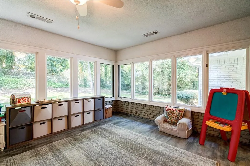 250 Forrest Lake Drive, Atlanta, Georgia 30327, 3 Bedrooms Bedrooms, ,2 BathroomsBathrooms,Residential,Sold,250 Forrest Lake Drive,6704445