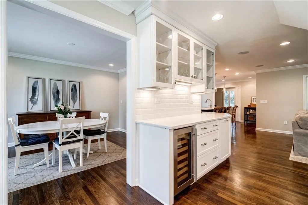 250 Forrest Lake Drive, Atlanta, Georgia 30327, 3 Bedrooms Bedrooms, ,2 BathroomsBathrooms,Residential,Sold,250 Forrest Lake Drive,6704445