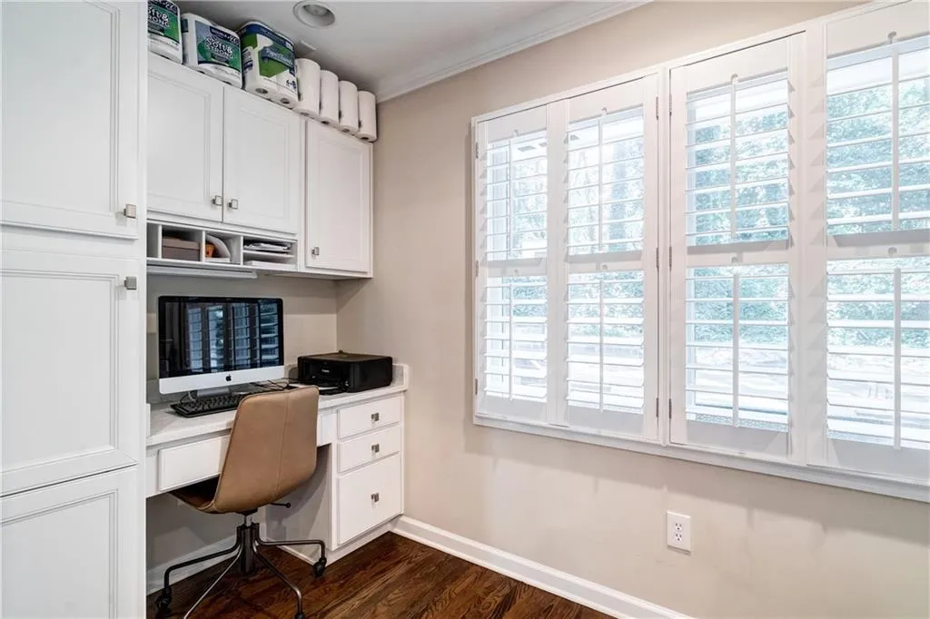 250 Forrest Lake Drive, Atlanta, Georgia 30327, 3 Bedrooms Bedrooms, ,2 BathroomsBathrooms,Residential,Sold,250 Forrest Lake Drive,6704445