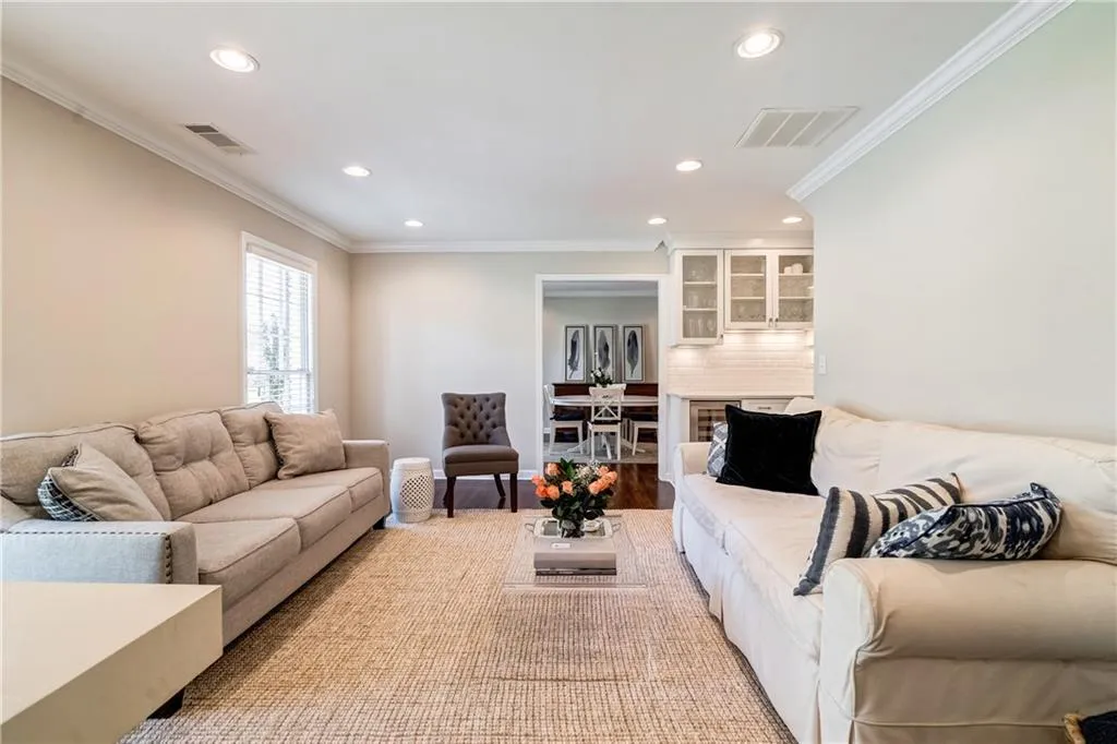 250 Forrest Lake Drive, Atlanta, Georgia 30327, 3 Bedrooms Bedrooms, ,2 BathroomsBathrooms,Residential,Sold,250 Forrest Lake Drive,6704445