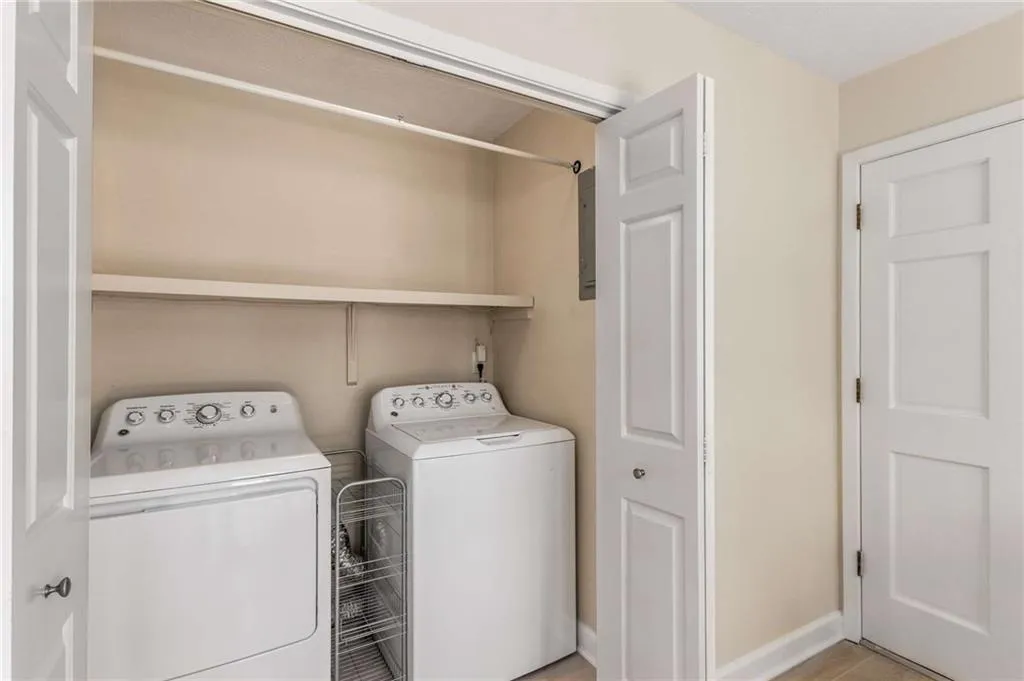 12 Waterford Court, Atlanta, Georgia 30328, 2 Bedrooms Bedrooms, ,2 BathroomsBathrooms,Residential,Sold,12 Waterford Court,7403733