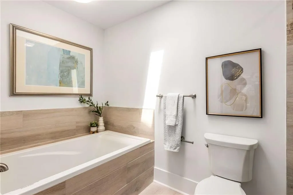 12 Waterford Court, Atlanta, Georgia 30328, 2 Bedrooms Bedrooms, ,2 BathroomsBathrooms,Residential,Sold,12 Waterford Court,7403733