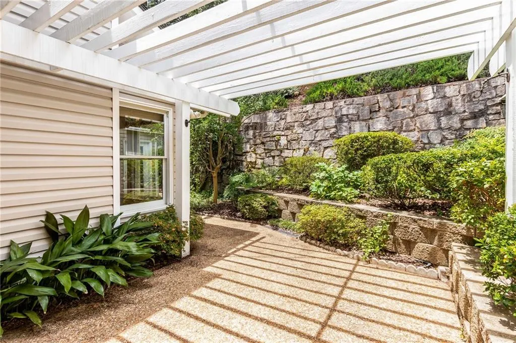 12 Waterford Court, Atlanta, Georgia 30328, 2 Bedrooms Bedrooms, ,2 BathroomsBathrooms,Residential,Sold,12 Waterford Court,7403733