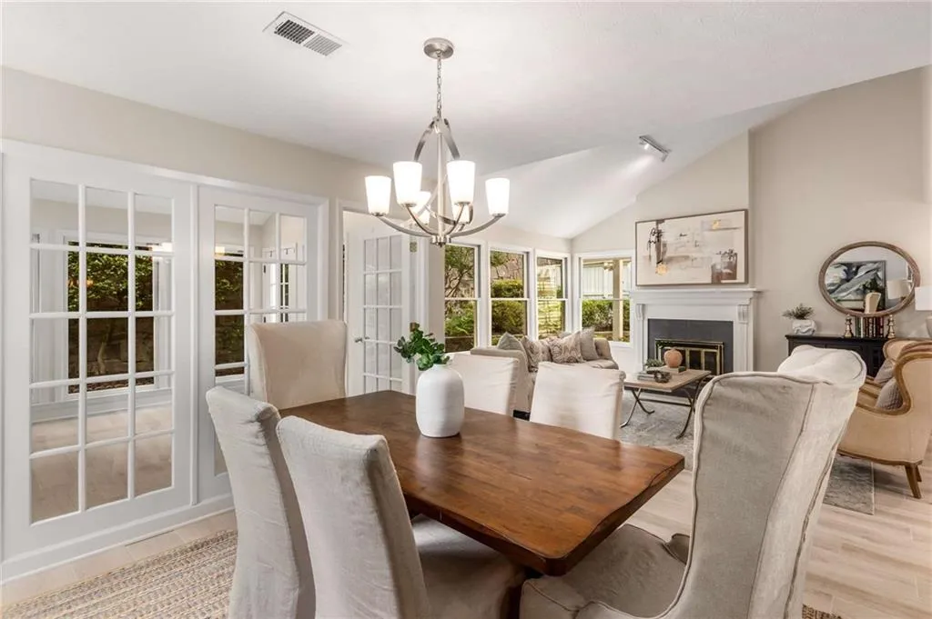 12 Waterford Court, Atlanta, Georgia 30328, 2 Bedrooms Bedrooms, ,2 BathroomsBathrooms,Residential,Sold,12 Waterford Court,7403733