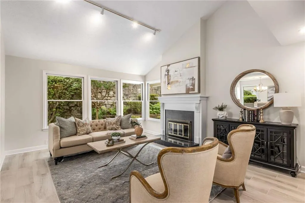 12 Waterford Court, Atlanta, Georgia 30328, 2 Bedrooms Bedrooms, ,2 BathroomsBathrooms,Residential,Sold,12 Waterford Court,7403733