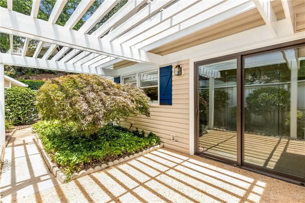 12 Waterford Court, Atlanta, Georgia 30328, 2 Bedrooms Bedrooms, ,2 BathroomsBathrooms,Residential,Sold,12 Waterford Court,7403733