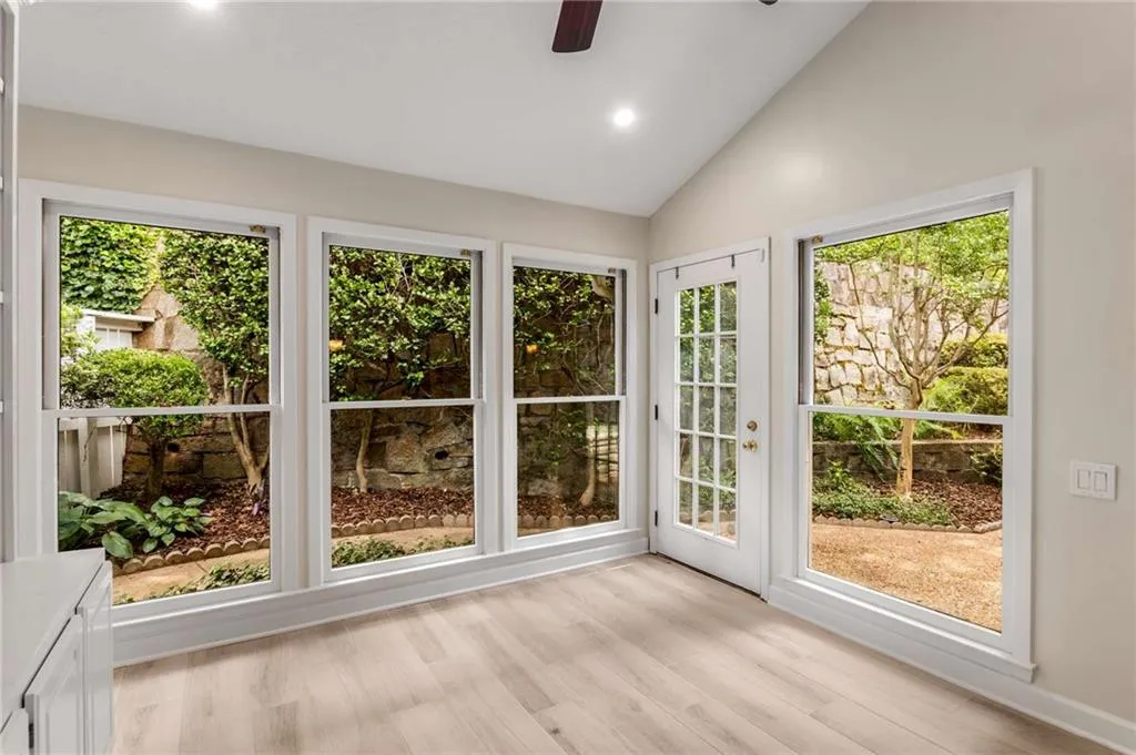 12 Waterford Court, Atlanta, Georgia 30328, 2 Bedrooms Bedrooms, ,2 BathroomsBathrooms,Residential,Sold,12 Waterford Court,7403733