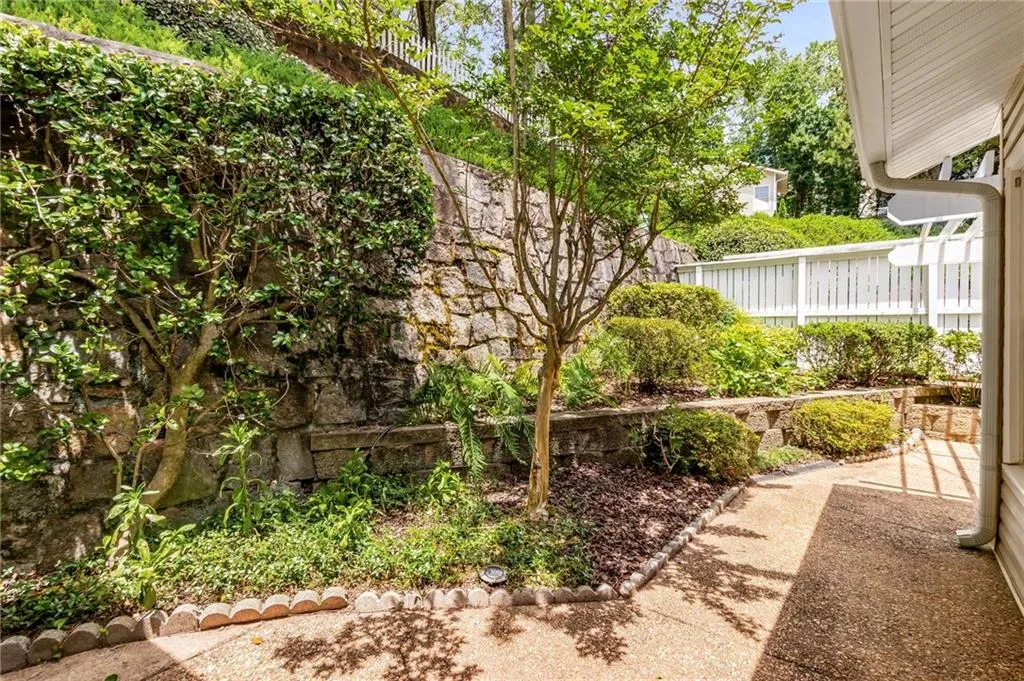 12 Waterford Court, Atlanta, Georgia 30328, 2 Bedrooms Bedrooms, ,2 BathroomsBathrooms,Residential,Sold,12 Waterford Court,7403733