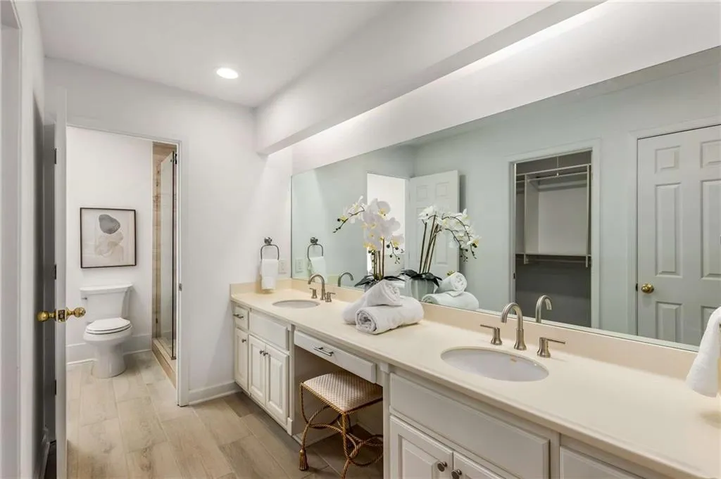 12 Waterford Court, Atlanta, Georgia 30328, 2 Bedrooms Bedrooms, ,2 BathroomsBathrooms,Residential,Sold,12 Waterford Court,7403733