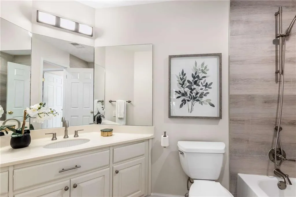 12 Waterford Court, Atlanta, Georgia 30328, 2 Bedrooms Bedrooms, ,2 BathroomsBathrooms,Residential,Sold,12 Waterford Court,7403733