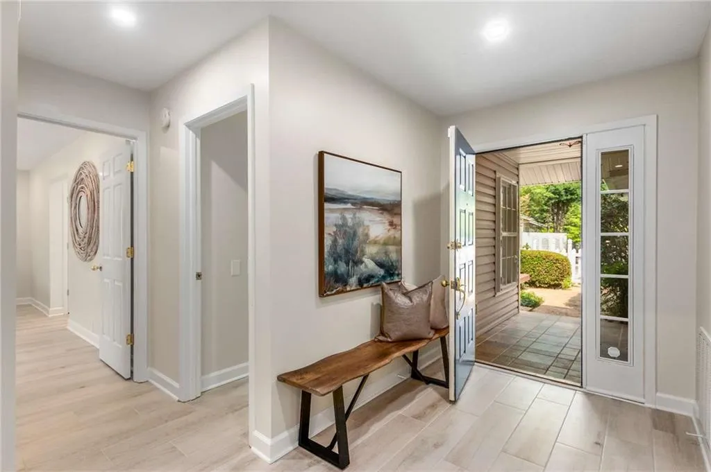 12 Waterford Court, Atlanta, Georgia 30328, 2 Bedrooms Bedrooms, ,2 BathroomsBathrooms,Residential,Sold,12 Waterford Court,7403733