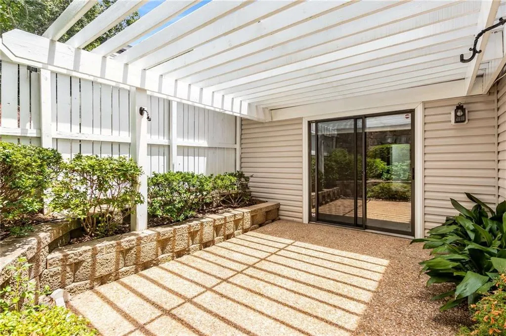 12 Waterford Court, Atlanta, Georgia 30328, 2 Bedrooms Bedrooms, ,2 BathroomsBathrooms,Residential,Sold,12 Waterford Court,7403733